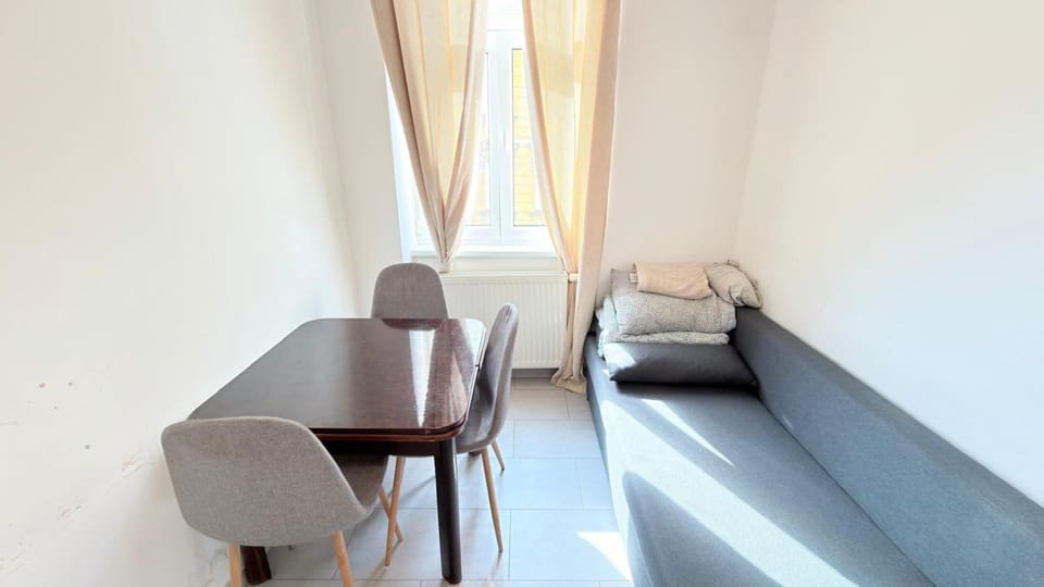 Spacious Apartment Viennan I Mz27 Apartment in Vienna