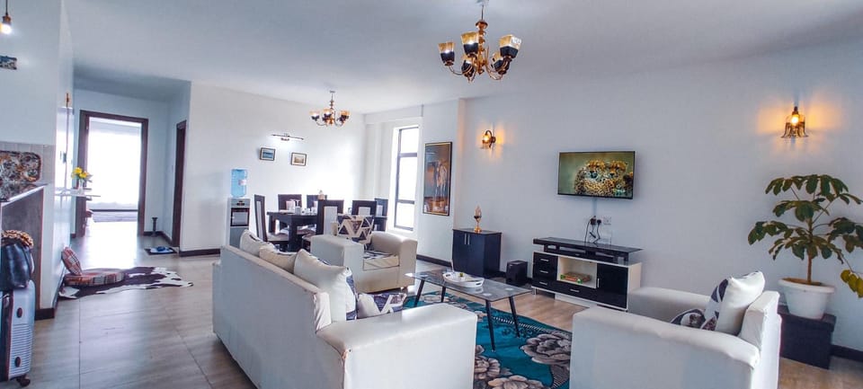 Communal lounge/ TV room, TV and multimedia, Living room, Seating area, Dining area, Evening entertainment