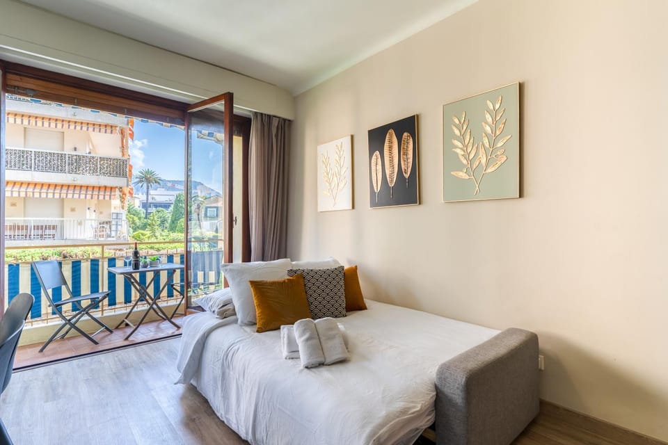 Bed, Balcony/Terrace, Living room