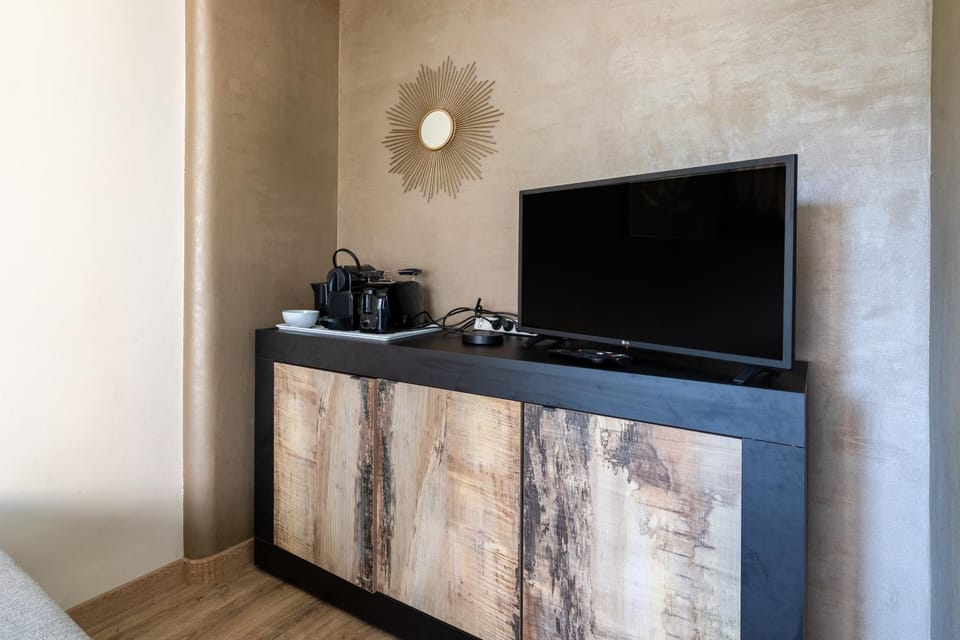 TV and multimedia, Coffee/tea facilities, toaster