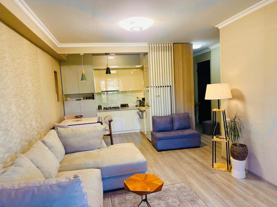Bright apartment inside Kikvidze Park,Tbilisi Apartment in Tbilisi, Georgia