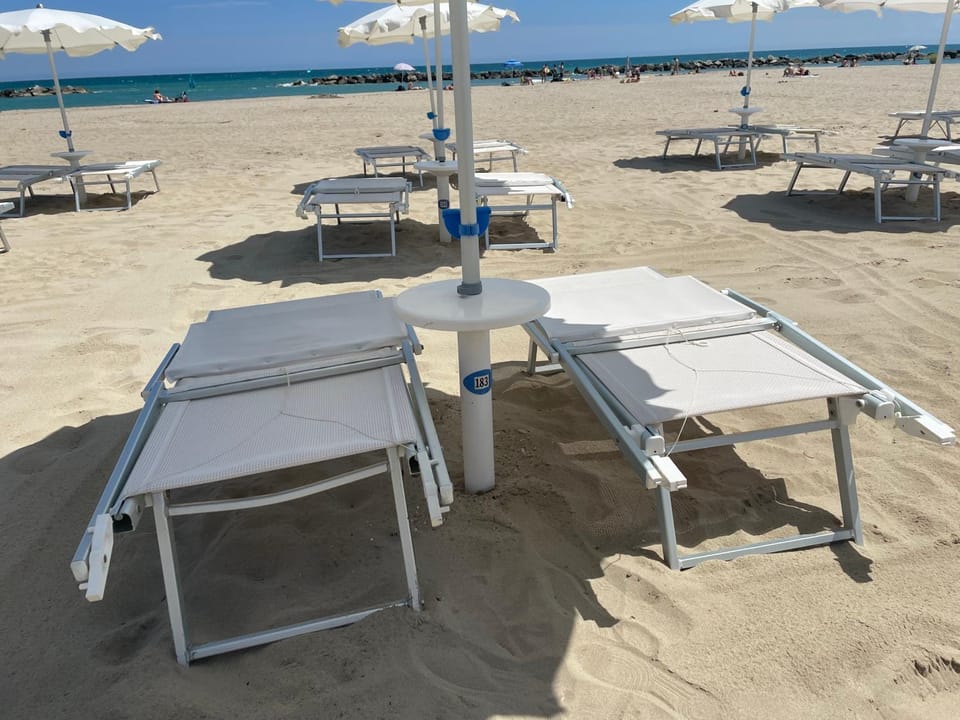 b&bonthebeachpda26 Bed and Breakfast in San Benedetto del Tronto