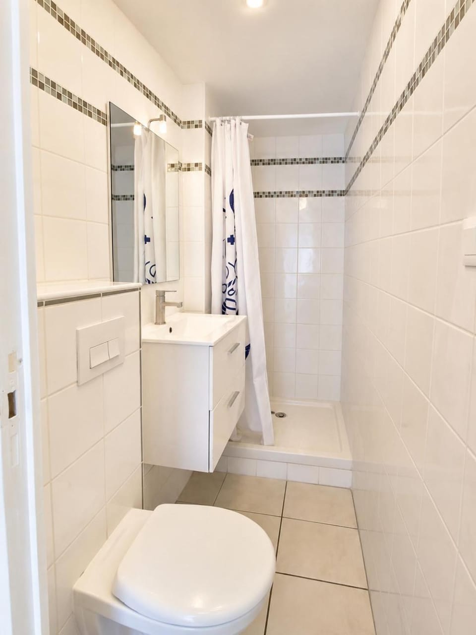 Shower, Toilet, Bathroom