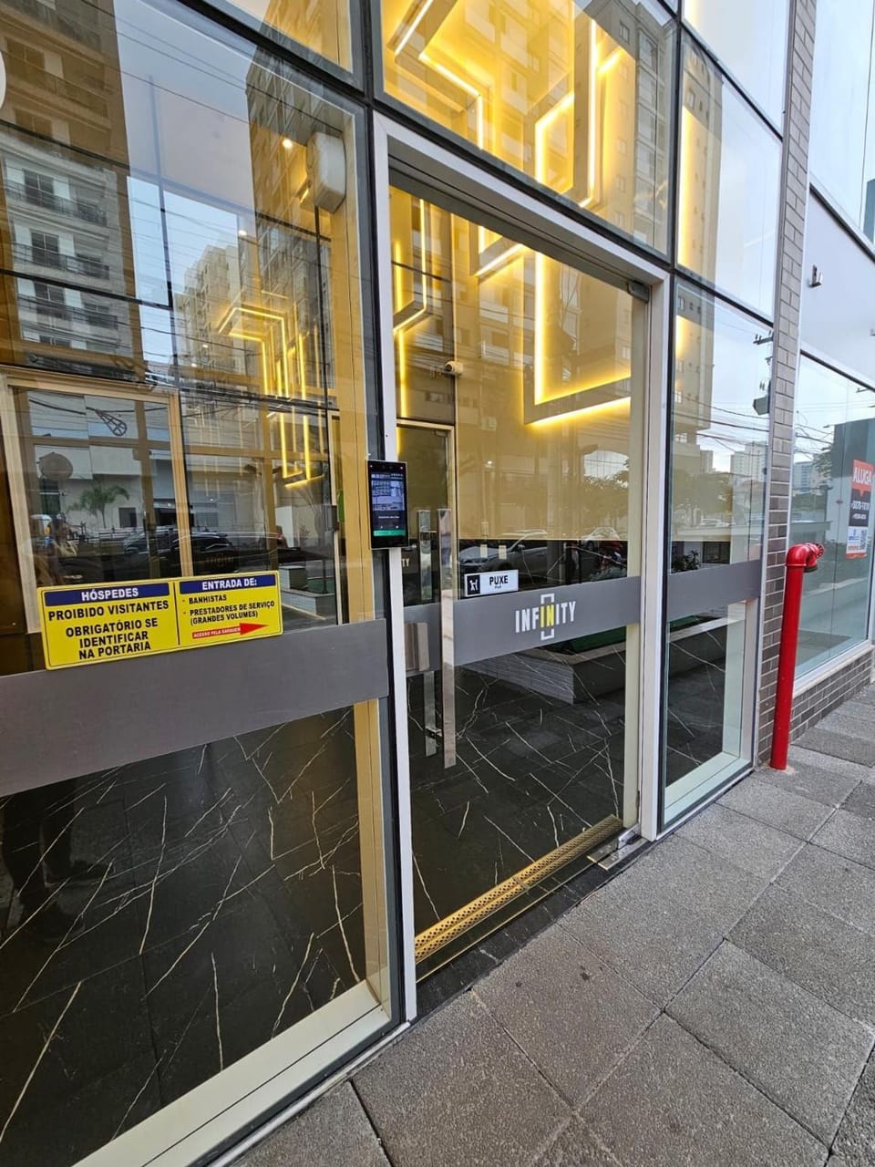 Facade/entrance