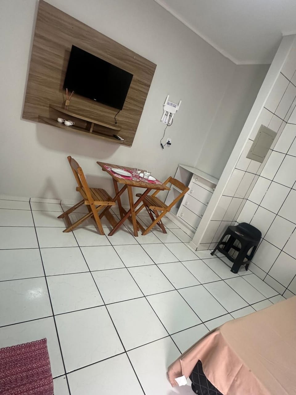 Quarto kitnet n 4 completo com banheiro e cozinha, ampla garagem no centro da cidade Apartment in State of Mato Grosso do Sul, Brazil