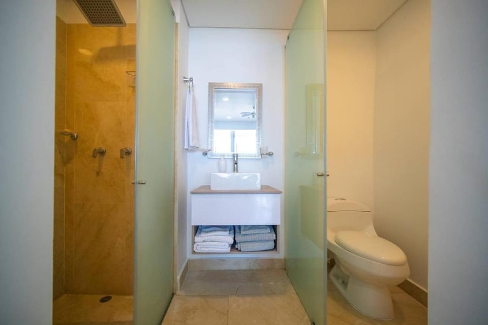 Sea View Apartment Suite with Pool, 3 min to the Airport Apartment in Cartagena