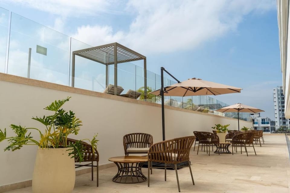 Sea View Apartment Suite with Pool, 3 min to the Airport Apartment in Cartagena