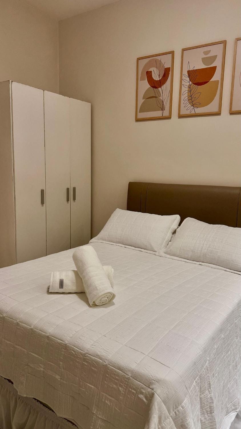 Experience Copacabana steps from the beach Apartment in Rio de Janeiro
