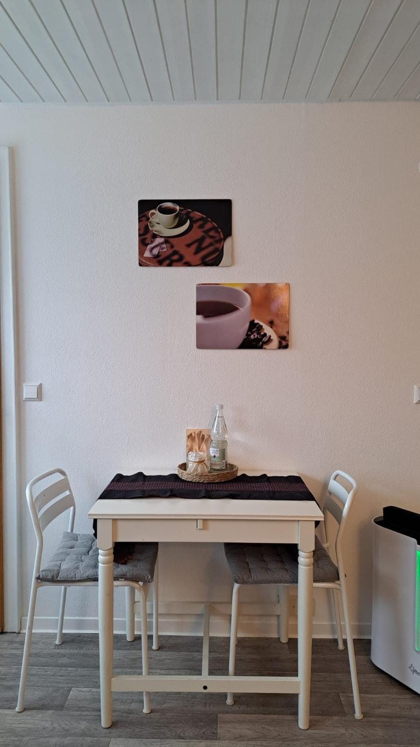 Living room, Decorative detail, Seating area, Dining area