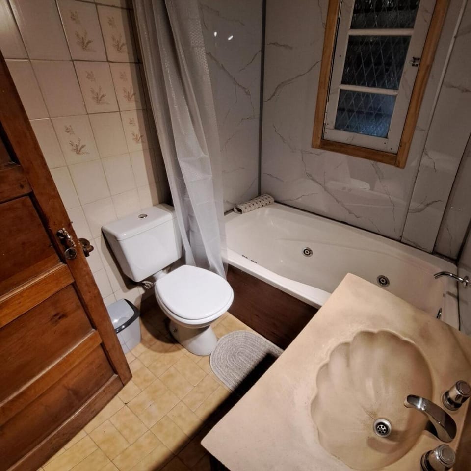 Shower, Bathroom, Bath, towels