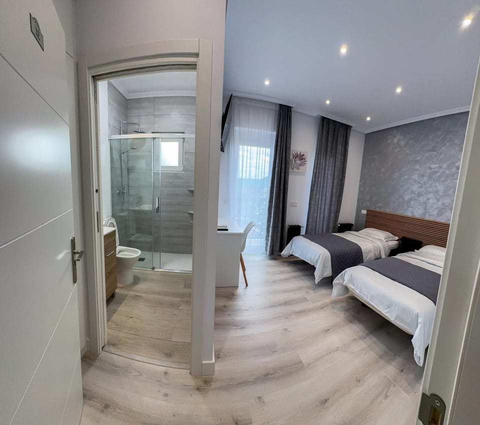 Bathroom, TV and multimedia, Balcony/Terrace, flat iron, hair dryier, internet, towels, wardrobe, air conditioner