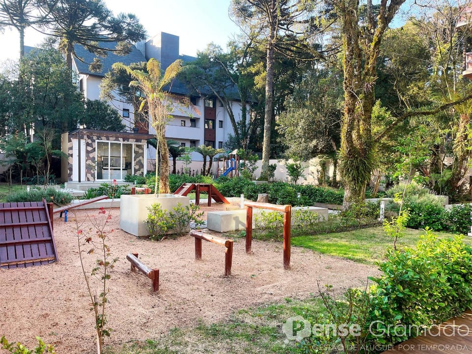 Monet 202 - Apto 2 quartos c/2 banh. lareira e churrasqueira Apartment in Gramado