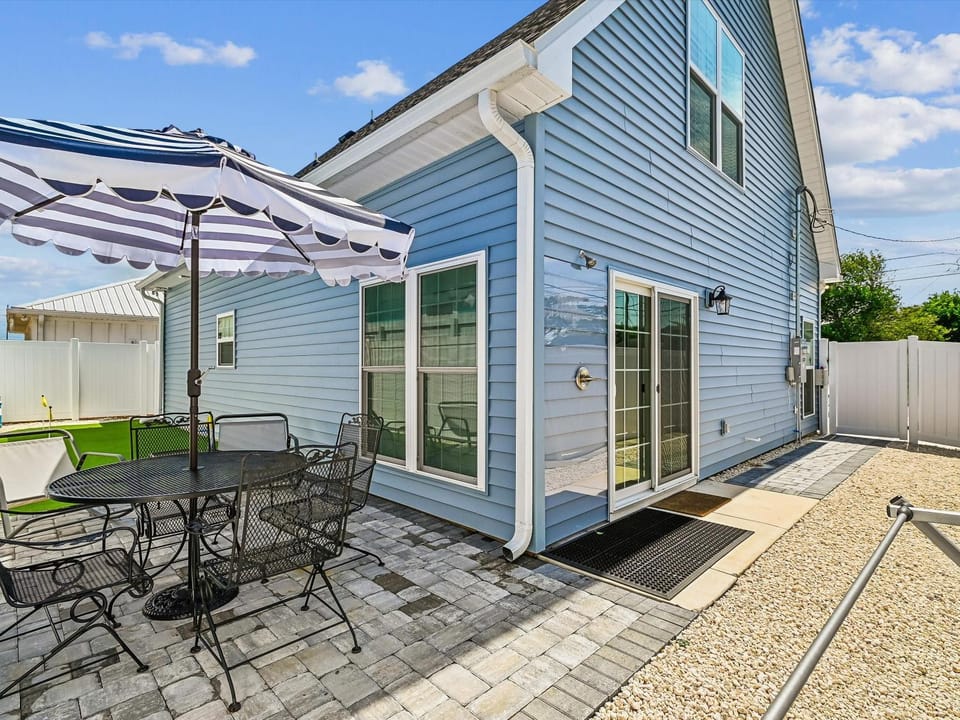 Property building, Patio, Seating area