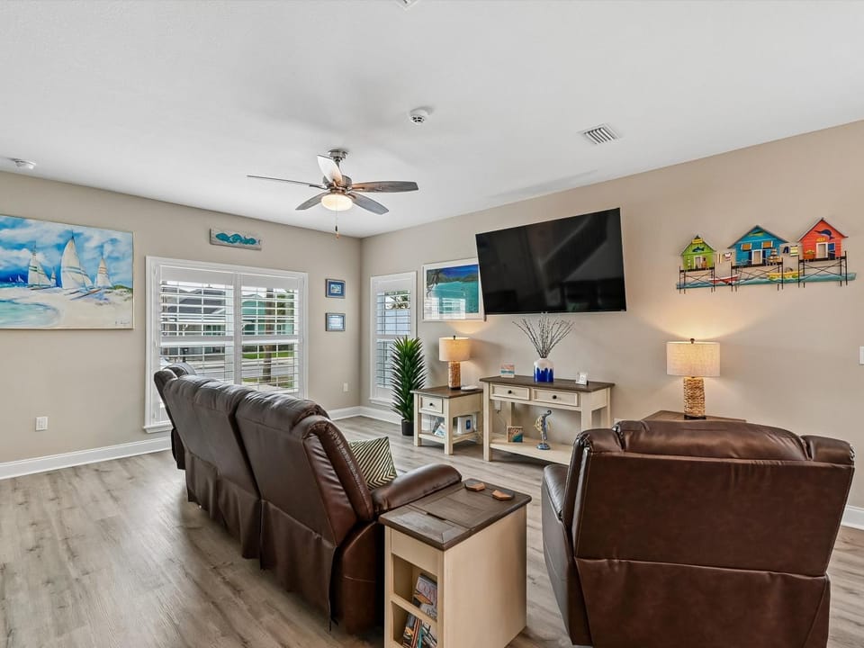 TV and multimedia, Living room, Seating area, furniture