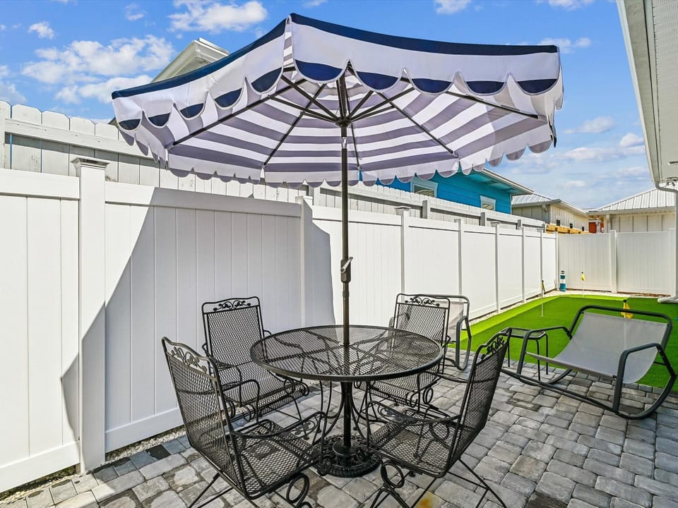 Patio, Seating area