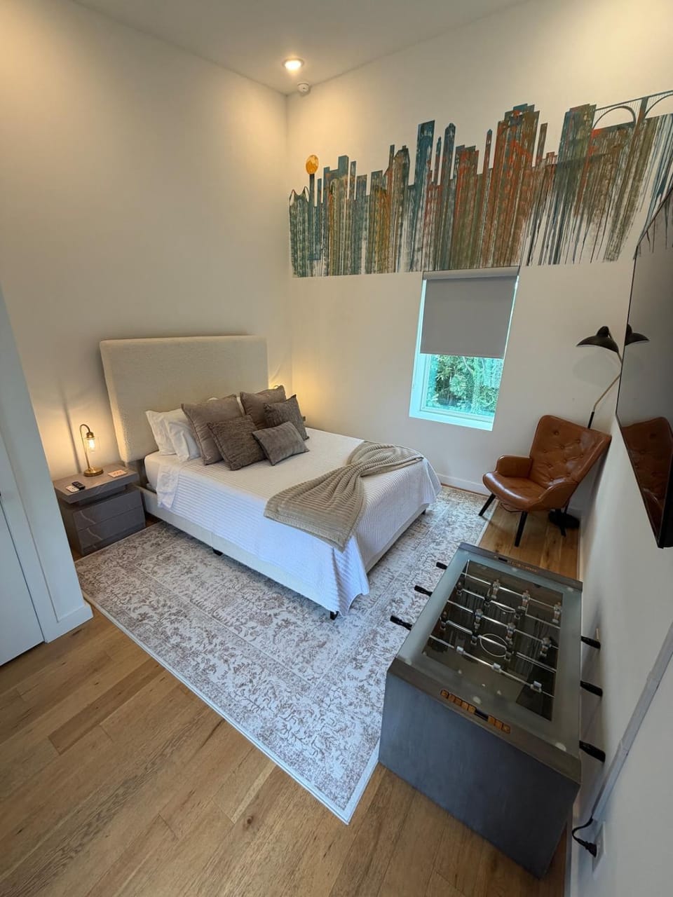 The Saint Luxury Townhome Apartment in Knoxville