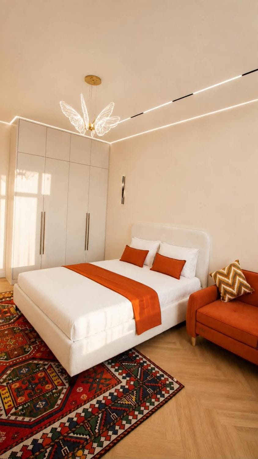 Bed, TV and multimedia, Photo of the whole room