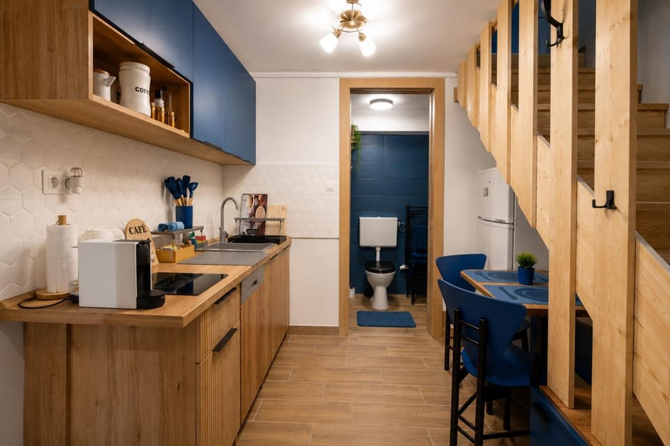 Coffee/tea facilities, Kitchen or kitchenette, Dining area, pet friendly, stove, toaster
