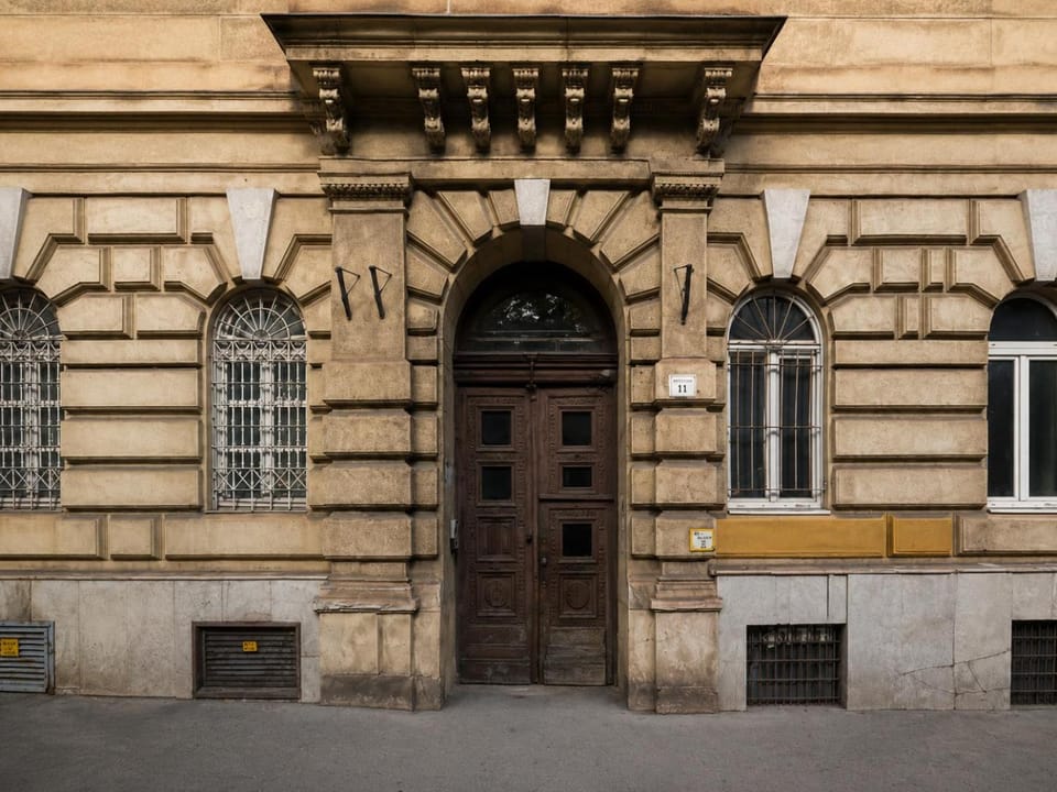 Property building, Facade/entrance