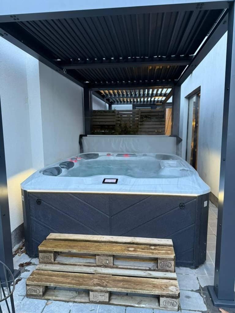 BeMe signature Dôme avec spa et piscine privatif Luxury tent in Flanders