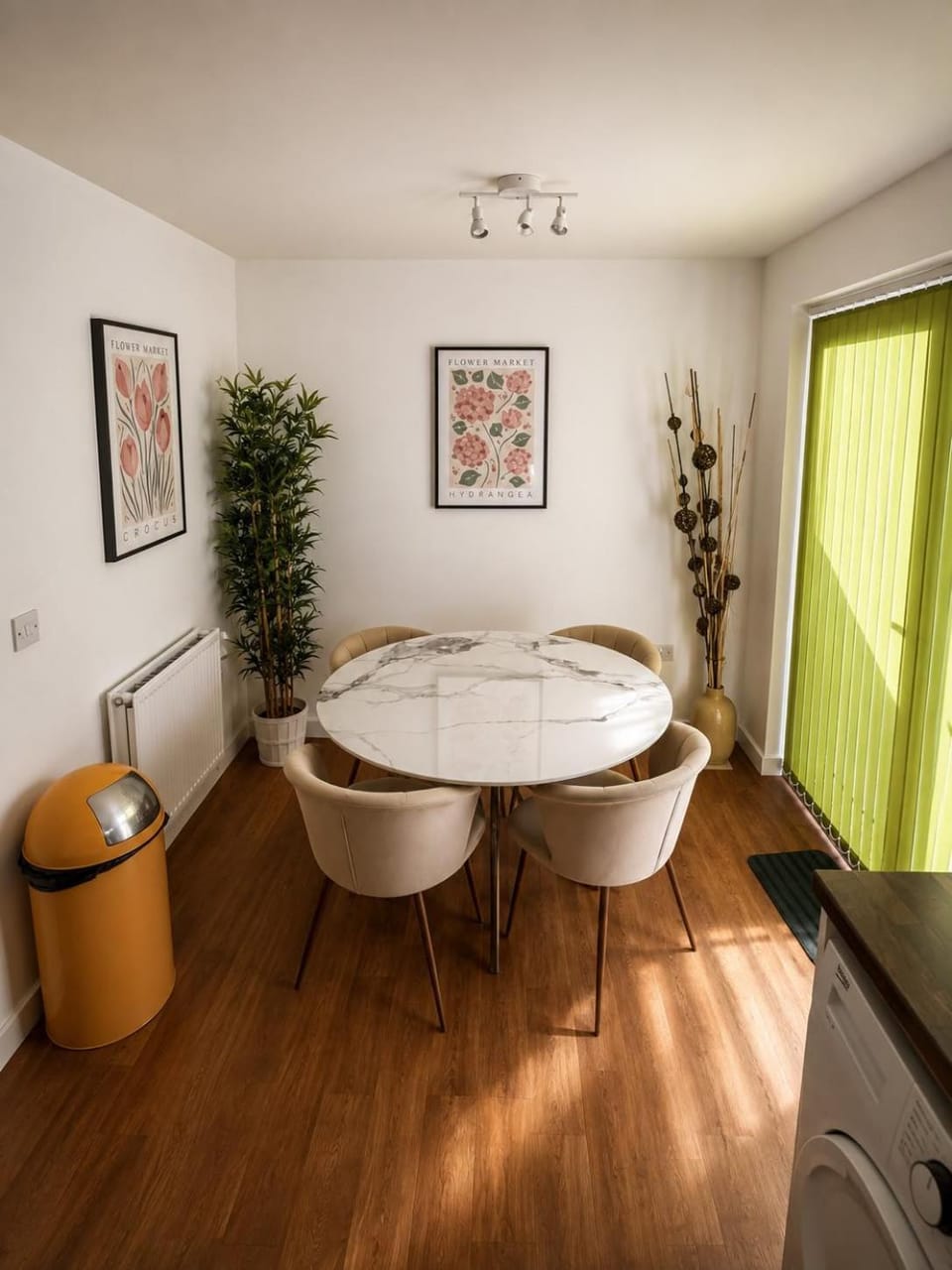Lakeside Dartford for contractor Free Parking x 2 House in Dartford