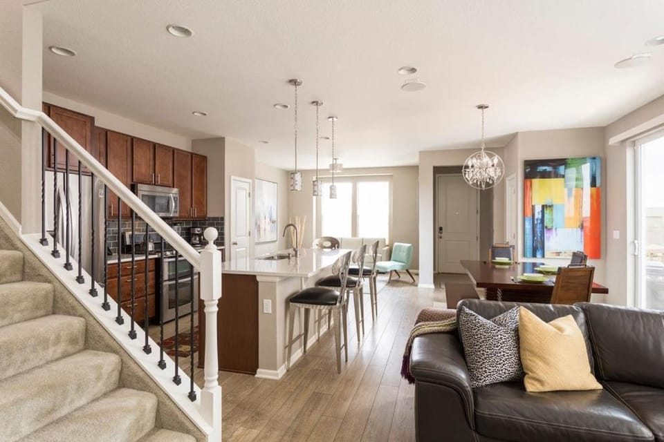 Central Park Denver 3BR and Loft Near Anschutz DIA House in Stapleton