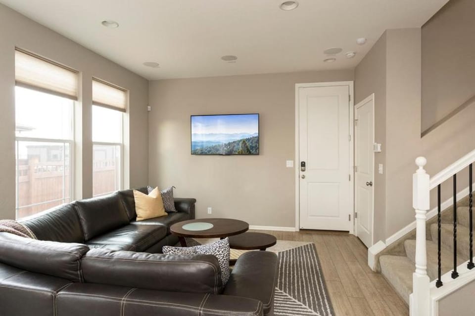 Central Park Denver 3BR and Loft Near Anschutz DIA House in Stapleton