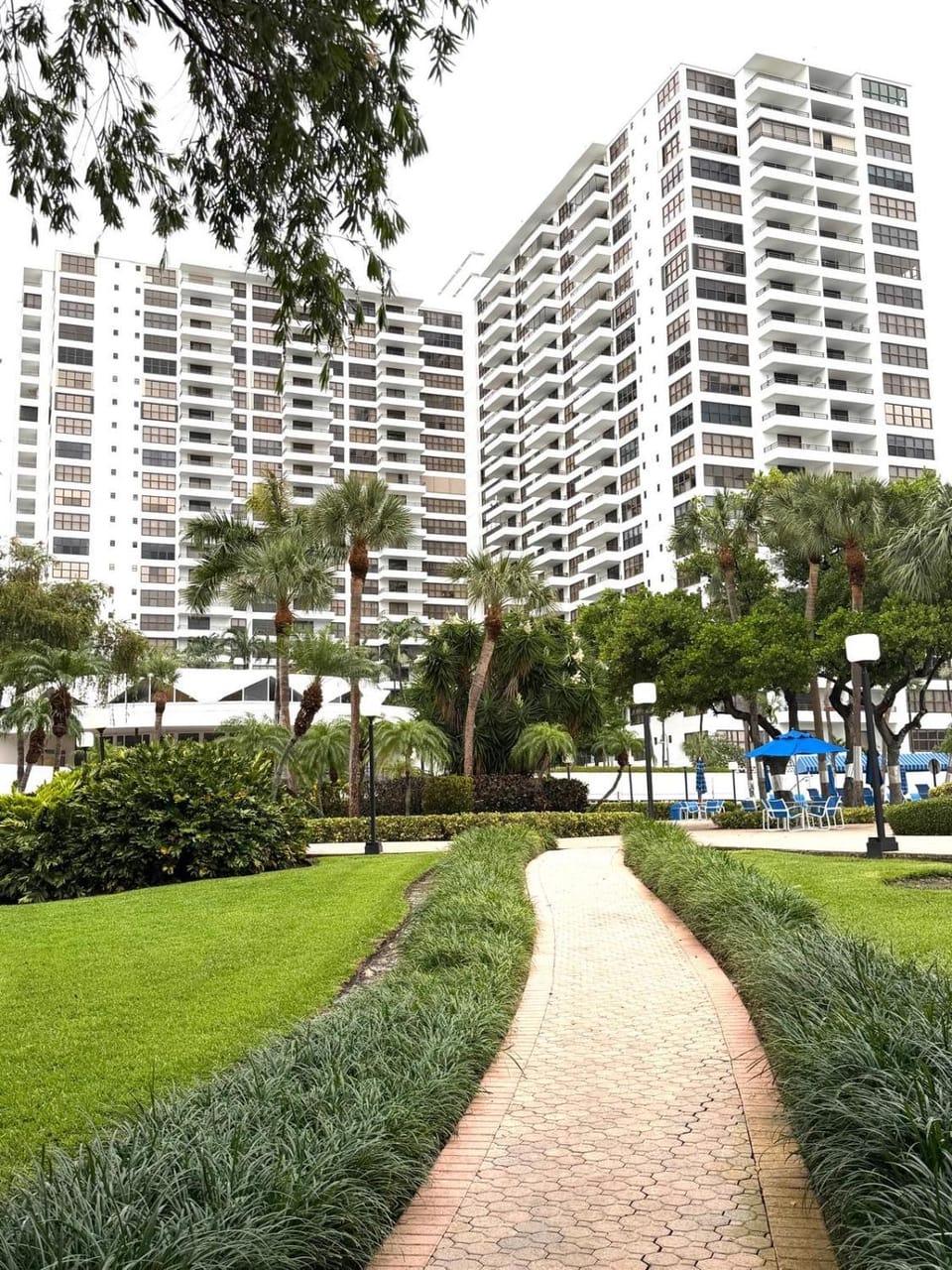 olympus towers & marina Apartment in Hallandale Beach