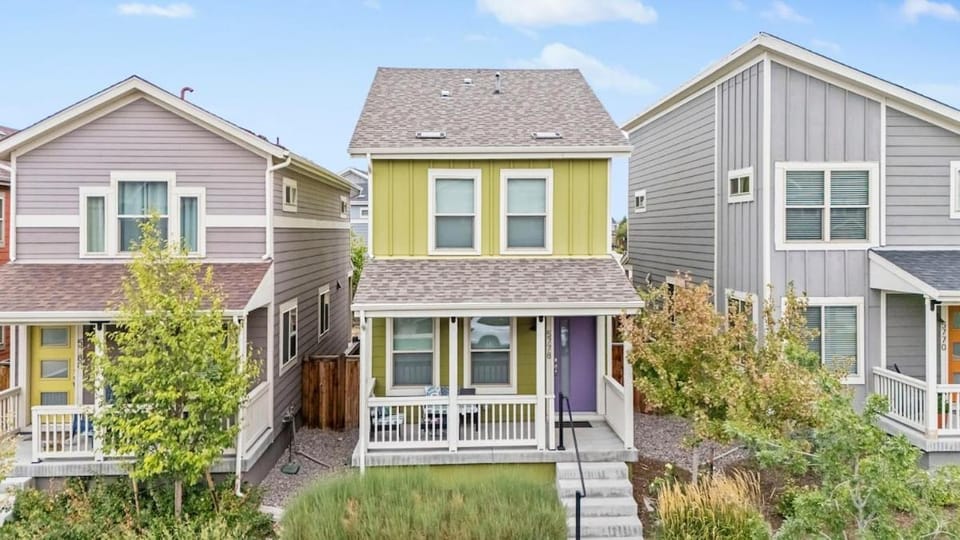 Charming Central Park Denver Single Family Home House in Northfield
