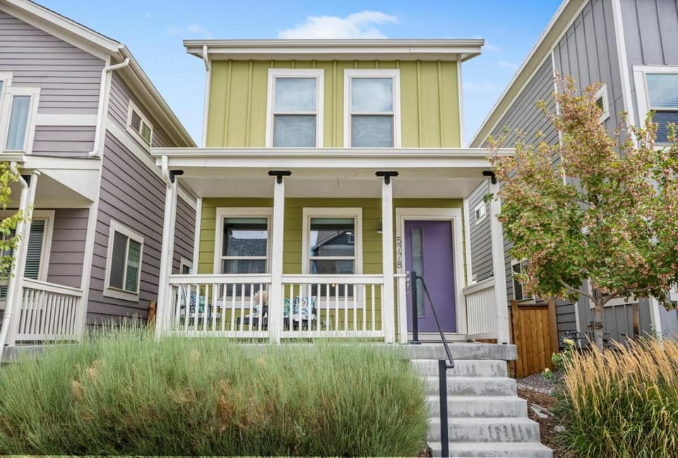 Charming Central Park Denver Single Family Home House in Northfield