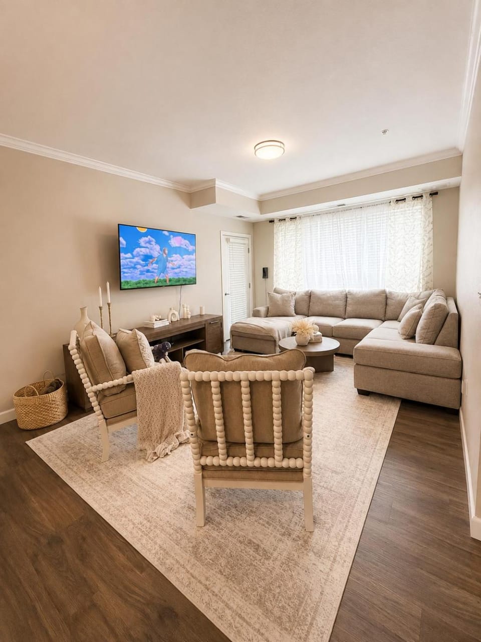 Spacious 2 Bedroom Escape - 15 Mins from Airport Apartment in Burnsville