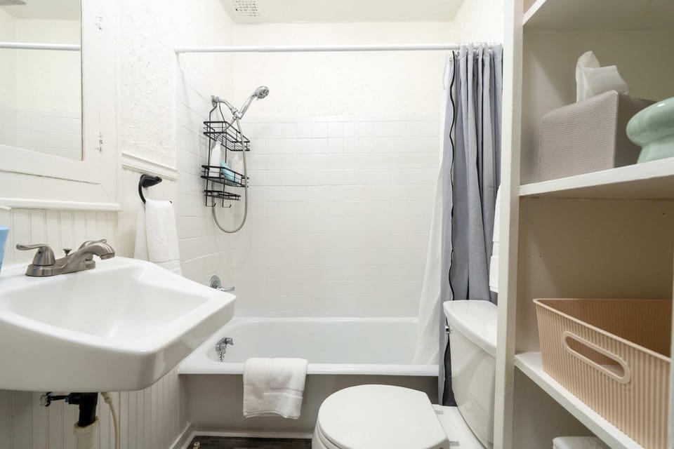 Beautiful One Bedroom Located Near Golf course - Taj Apartment in Wichita