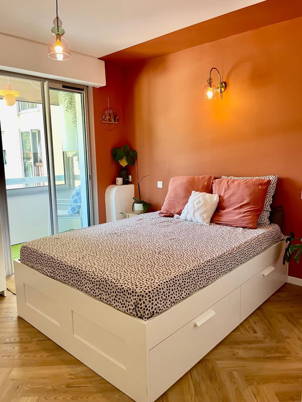 Bed, Bedroom, air conditioner