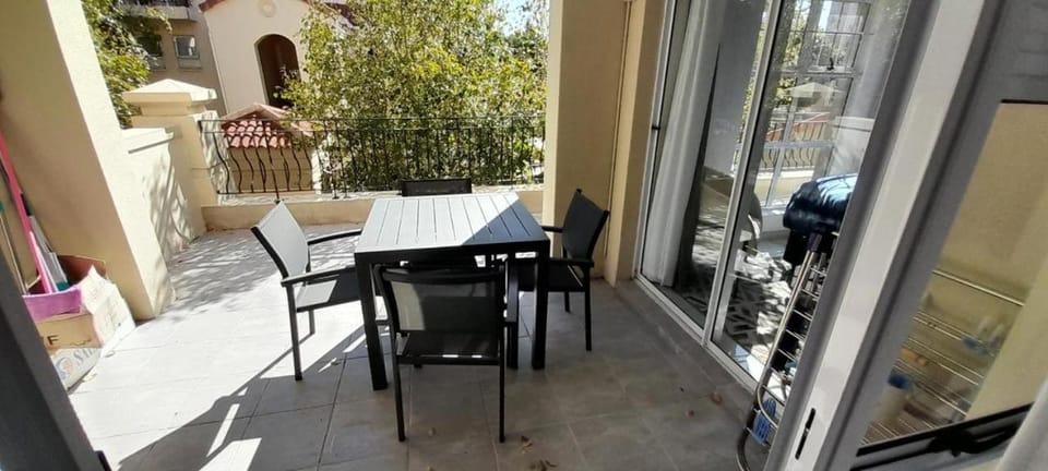 Italia Modern 4 Sleeper Apartment in Cape Town