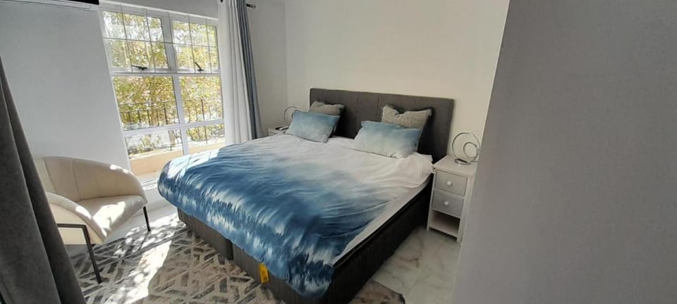 Italia Modern 4 Sleeper Apartment in Cape Town