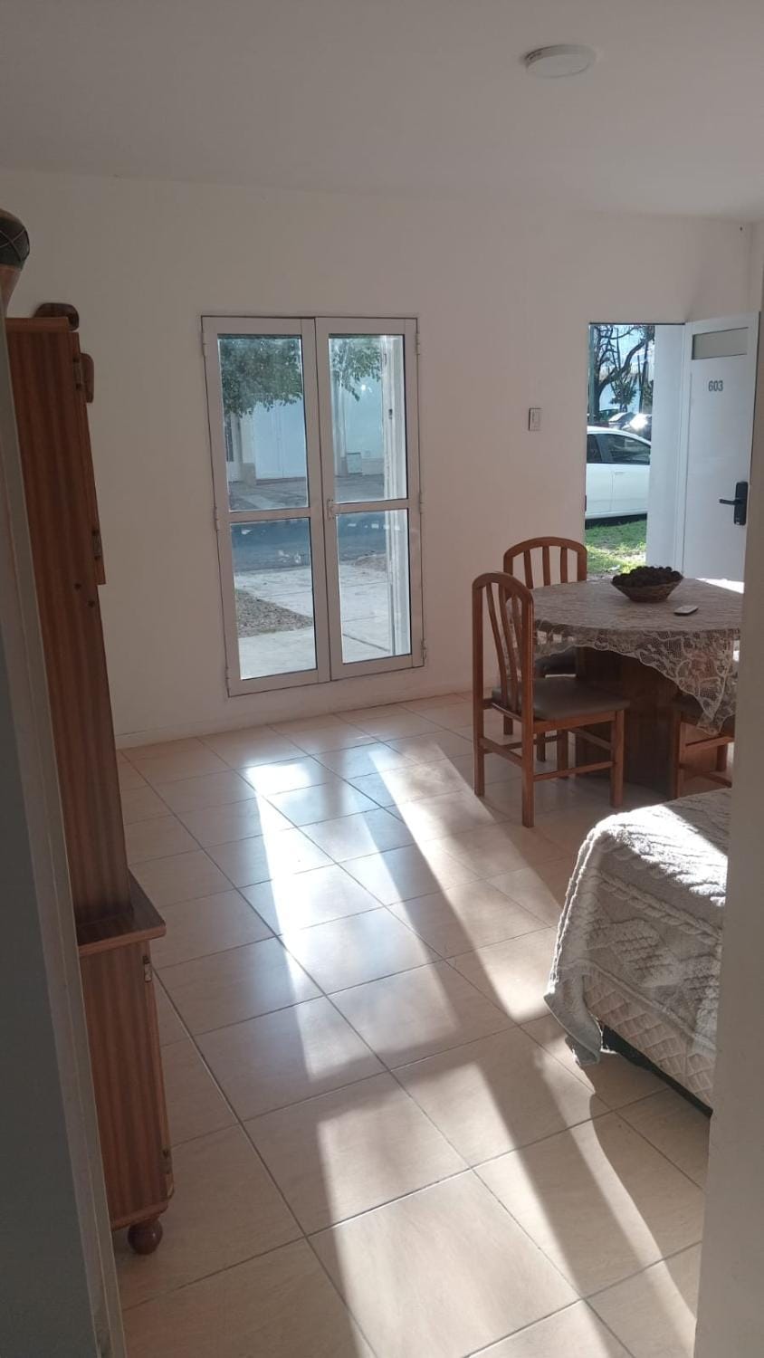 Departamento frente a la calle, 1 Dormitorio con Patio Apartment in Parana
