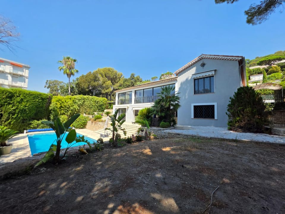 Property building, Pool view