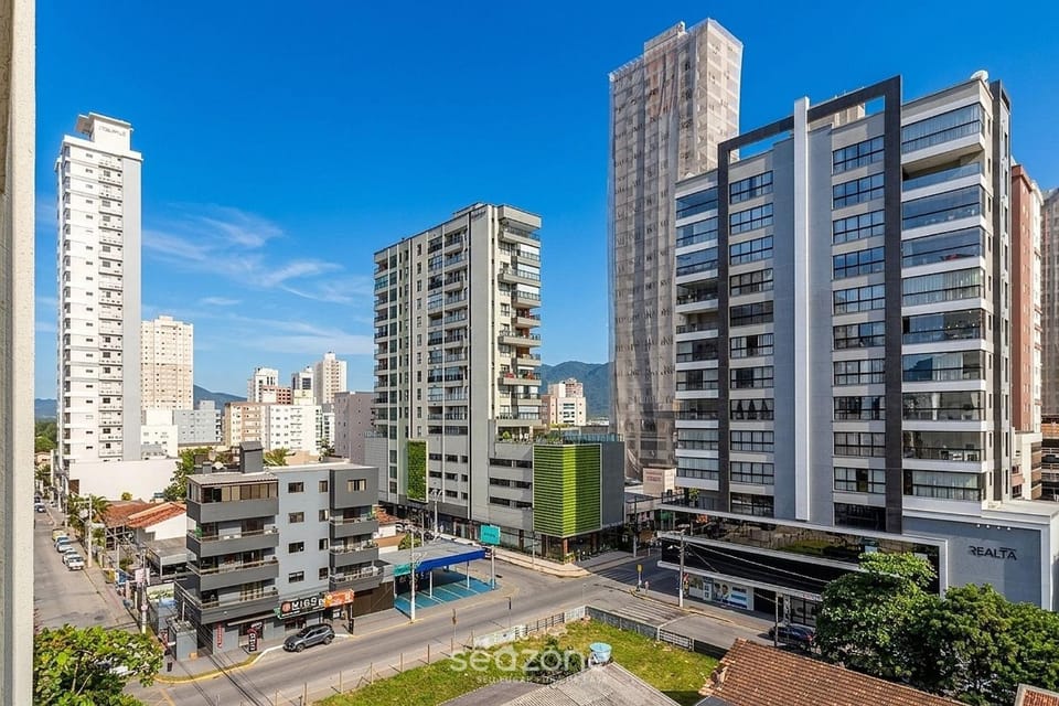 Balcony/Terrace, City view, Mountain view