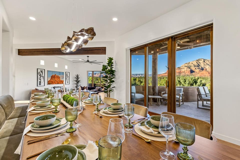 Astra Sedona - NEW Luxury Home with Pool, Spa, Golf, Games & Stargazing Dome House in Sedona
