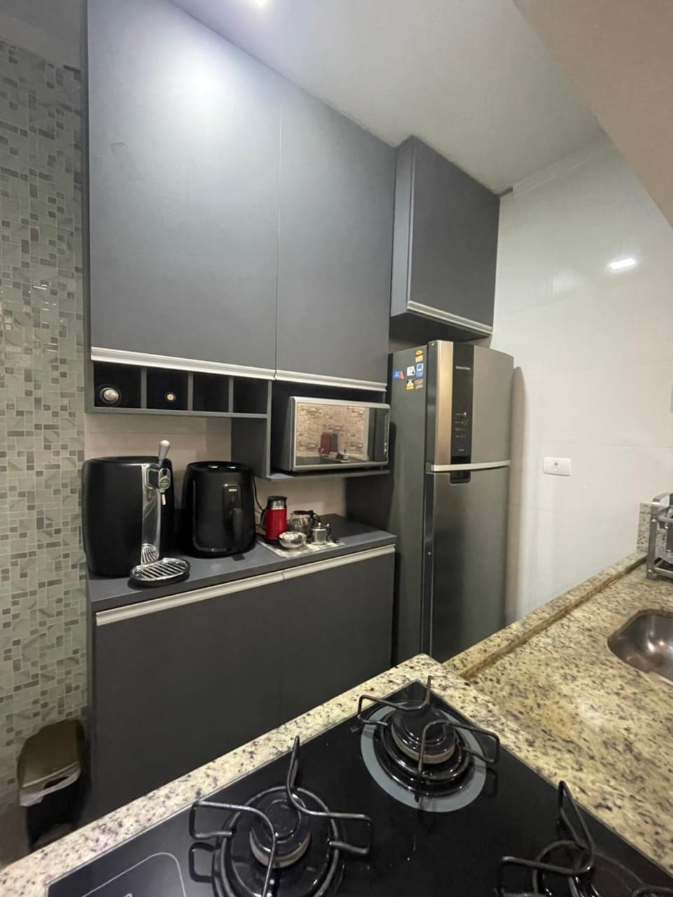 BREV HOUSE I - Studio moderno pé na areia -WIFI e Chopeira Apartment in Santos