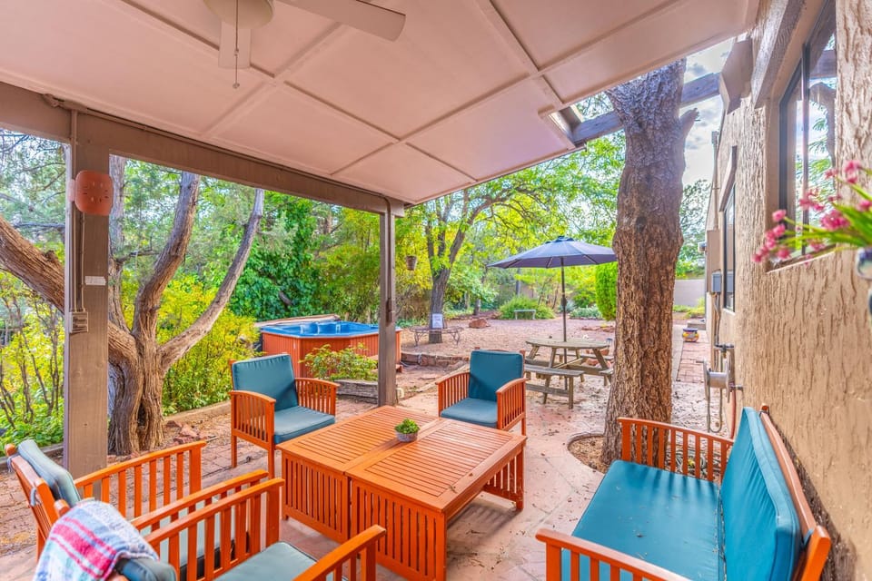 Spacious Home with Stunning Red Rock Views & Hot Tub, Near Broken Arrow Trail House in Sedona