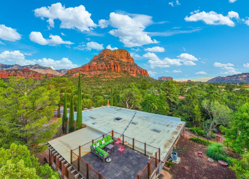 Spacious Home with Stunning Red Rock Views & Hot Tub, Near Broken Arrow Trail House in Sedona