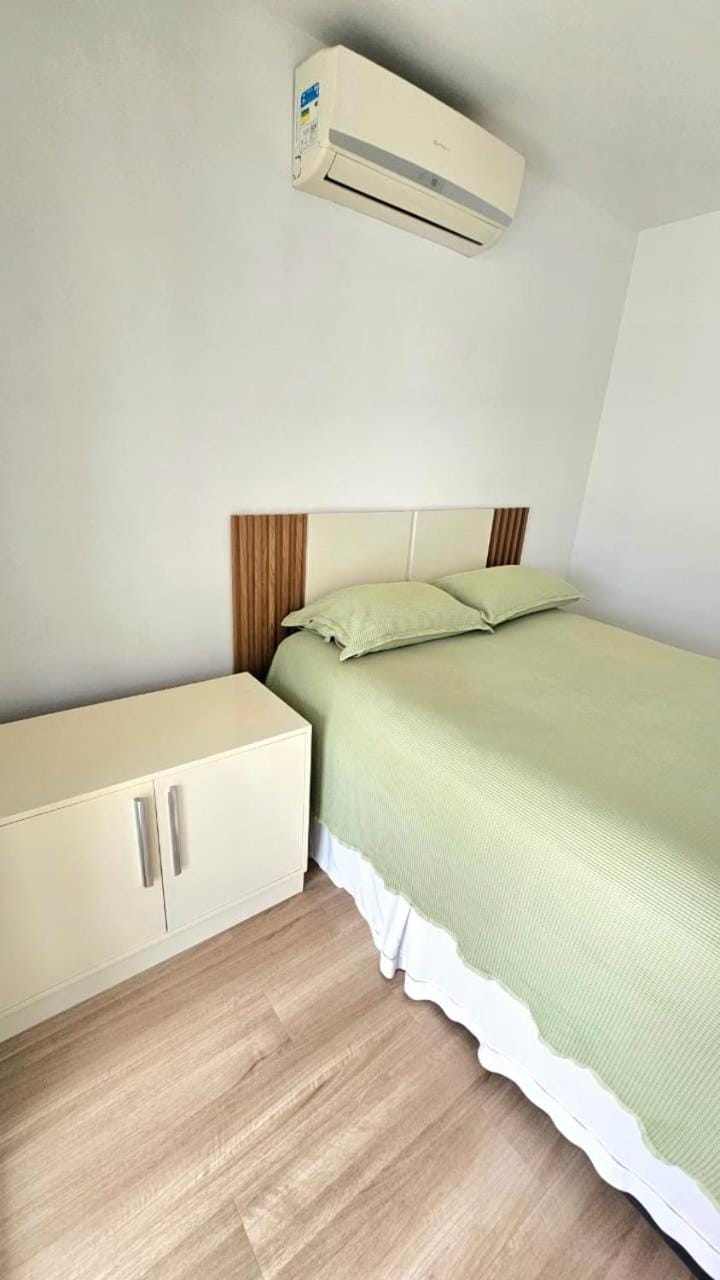 Bed, Photo of the whole room, Bedroom, air conditioner