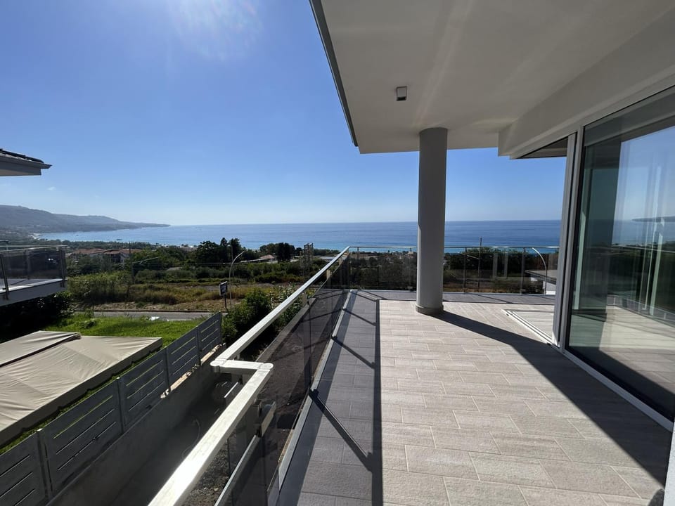 View (from property/room), Balcony/Terrace, Sea view