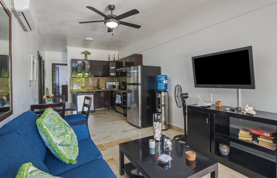 TV and multimedia, Kitchen or kitchenette, Living room
