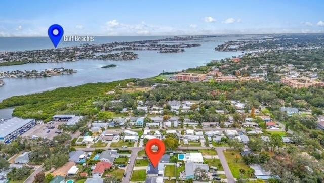 3 Bed, 2 Bath - New Pool - Sleeps 8 - 1 mile to Beach! House in Indian Rocks Beach