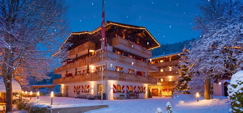 Facade/entrance, Winter