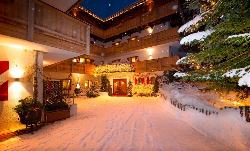 Facade/entrance, Winter