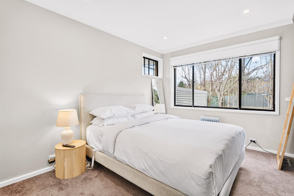 Peaceful 1-Bed Near Canberra Hospital Apartment in Canberra