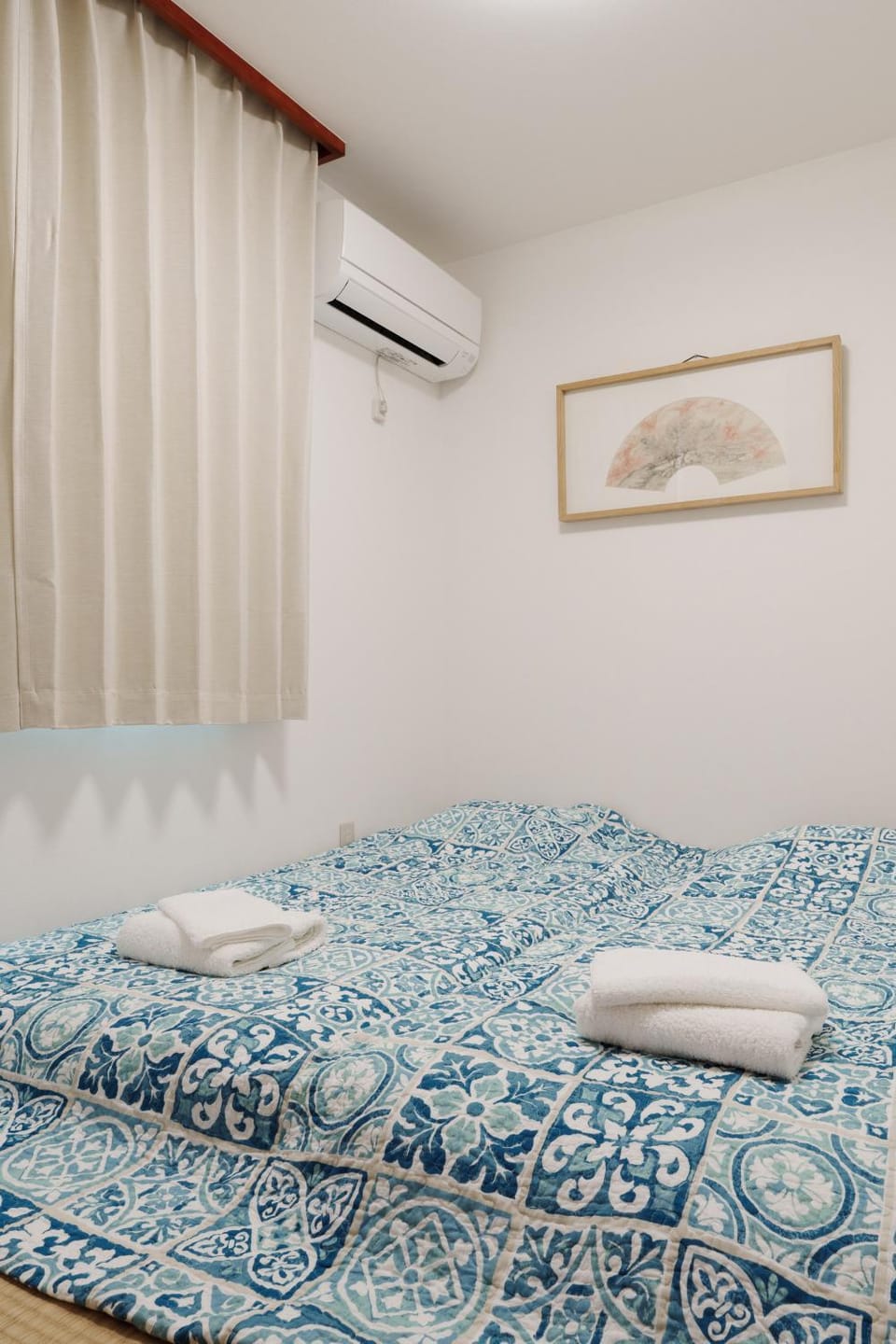 Bed, Photo of the whole room, Bedroom, towels, air conditioner